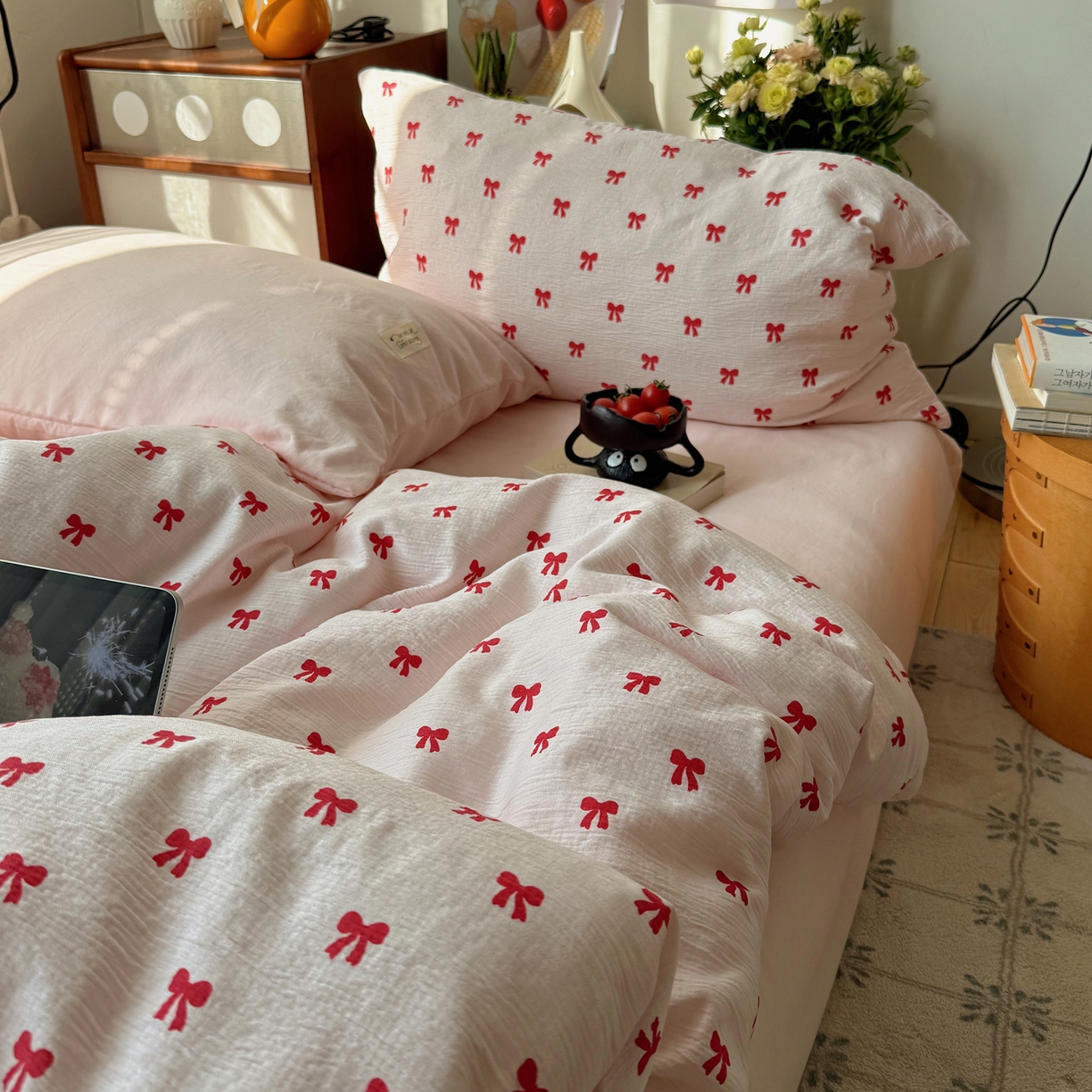 91家纺网 家纺一手货源 找家纺 轻奢坊 2026新款皱皱纱水洗棉韩系混搭四件套 莓果结