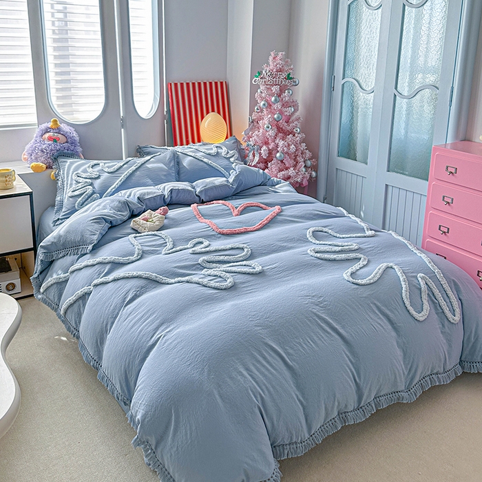 91家纺网 家纺一手货源 找家纺 缘生活 2026新款立体簇绒绣流苏四件套 大爱爱心手-浅蓝