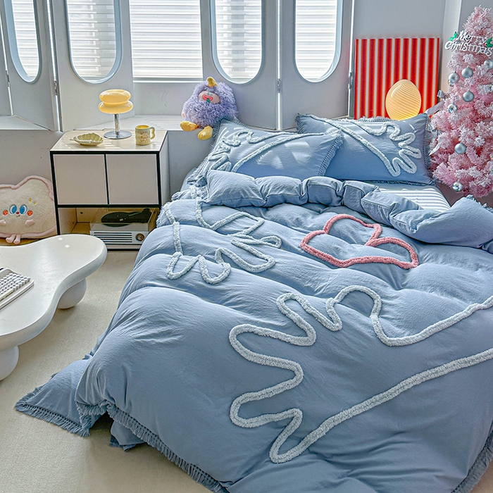 91家纺网 家纺一手货源 找家纺 缘生活 2026新款立体簇绒绣流苏四件套 大爱爱心手-浅蓝