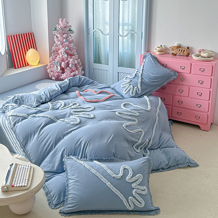 91家纺网 家纺一手货源 找家纺 缘生活 2026新款立体簇绒绣流苏四件套 大爱爱心手-浅蓝