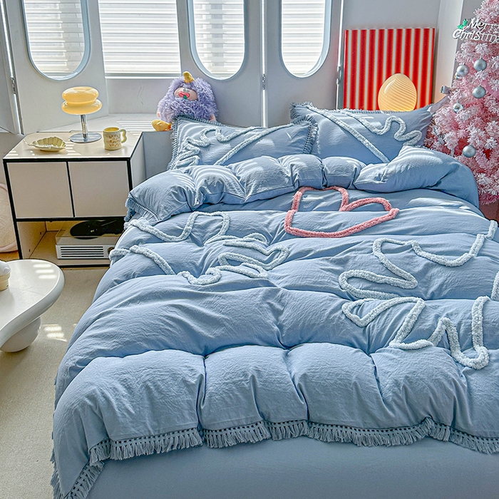 91家纺网 家纺一手货源 找家纺 缘生活 2026新款立体簇绒绣流苏四件套 大爱爱心手-浅蓝