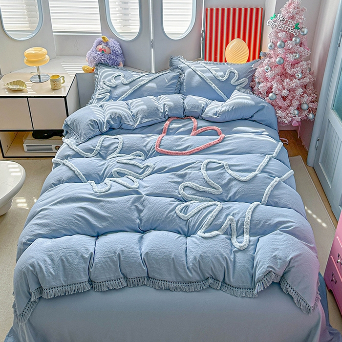 91家纺网 家纺一手货源 找家纺 缘生活 2026新款立体簇绒绣流苏四件套 大爱爱心手-浅蓝