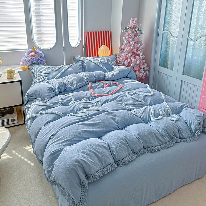 91家纺网 家纺一手货源 找家纺 缘生活 2026新款立体簇绒绣流苏四件套 大爱爱心手-浅蓝