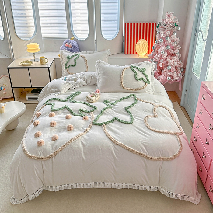 91家纺网 家纺一手货源 找家纺 缘生活 2026新款立体簇绒绣流苏四件套 大爱草莓-本白