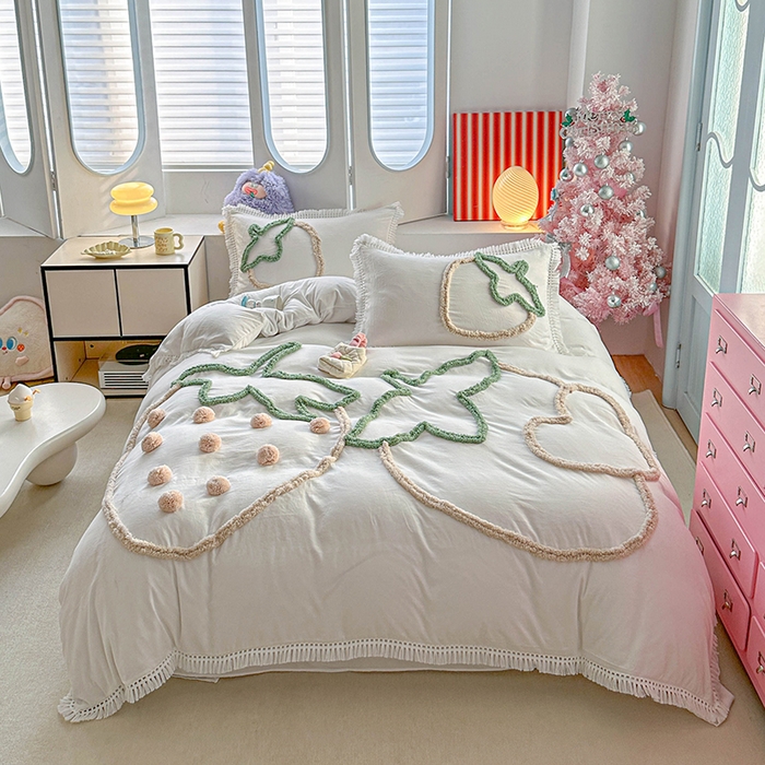 91家纺网 家纺一手货源 找家纺 缘生活 2026新款立体簇绒绣流苏四件套 大爱草莓-本白