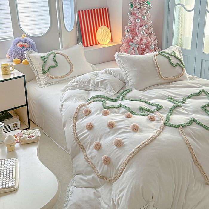 91家纺网 家纺一手货源 找家纺 缘生活 2026新款立体簇绒绣流苏四件套 大爱草莓-本白