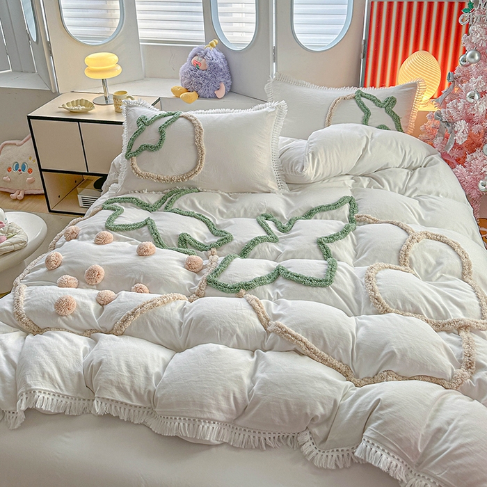 91家纺网 家纺一手货源 找家纺 缘生活 2026新款立体簇绒绣流苏四件套 大爱草莓-本白