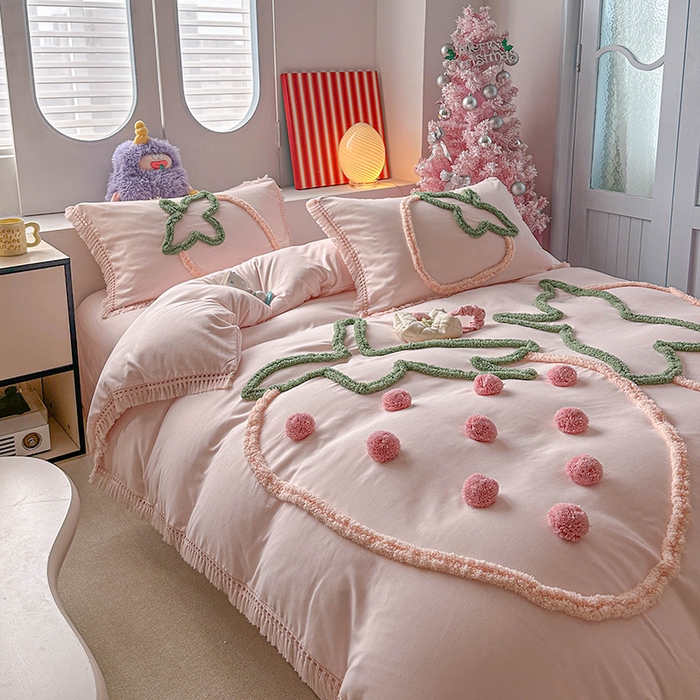 91家纺网 家纺一手货源 找家纺 缘生活 2026新款立体簇绒绣流苏四件套 大爱草莓-粉色