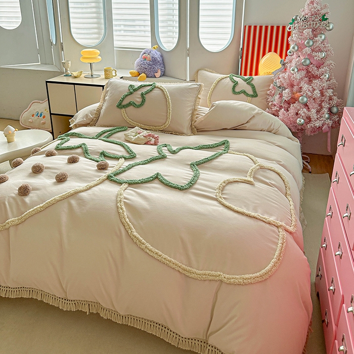 91家纺网 家纺一手货源 找家纺 缘生活 2026新款立体簇绒绣流苏四件套 大爱草莓-卡其