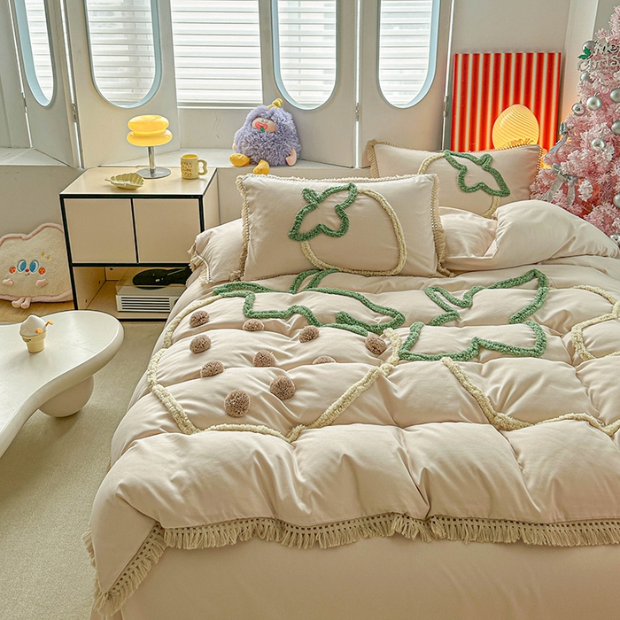 91家纺网 家纺一手货源 找家纺 缘生活 2026新款立体簇绒绣流苏四件套 大爱草莓-卡其