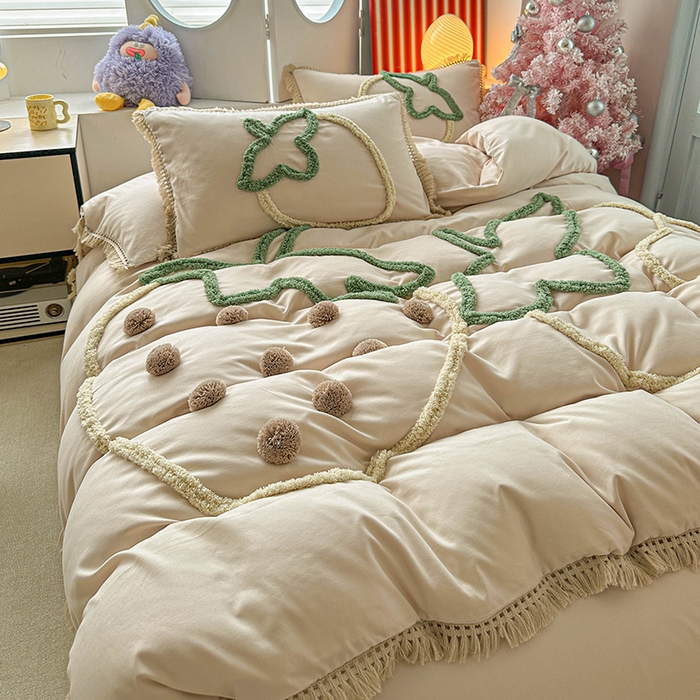 91家纺网 家纺一手货源 找家纺 缘生活 2026新款立体簇绒绣流苏四件套 大爱草莓-卡其