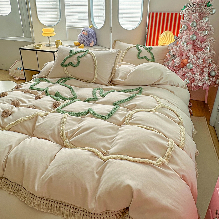 91家纺网 家纺一手货源 找家纺 缘生活 2026新款立体簇绒绣流苏四件套 大爱草莓-卡其