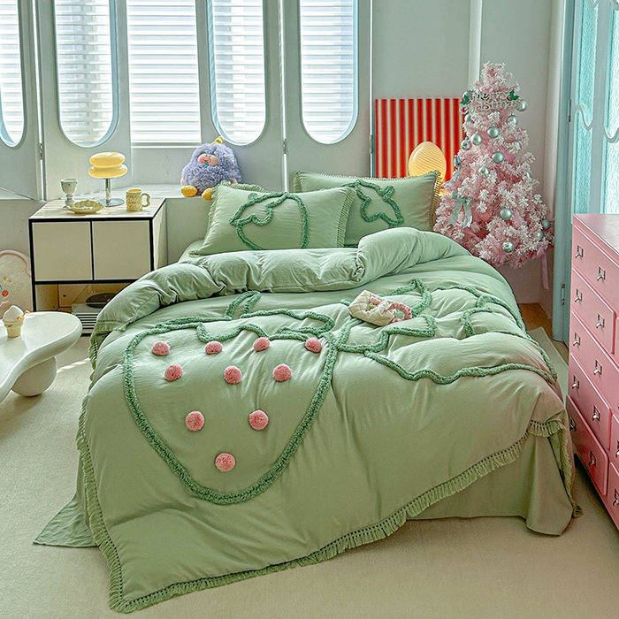 91家纺网 家纺一手货源 找家纺 缘生活 2026新款立体簇绒绣流苏四件套 大爱草莓-抹茶绿