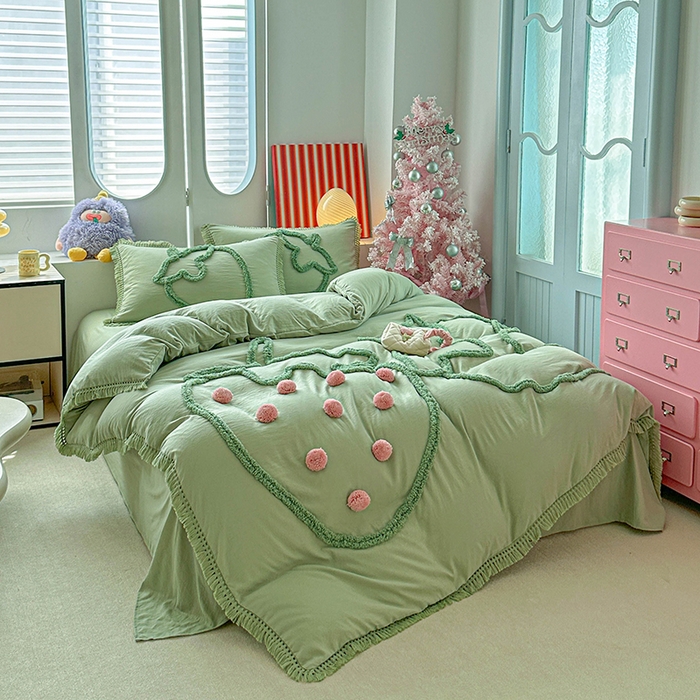 91家纺网 家纺一手货源 找家纺 缘生活 2026新款立体簇绒绣流苏四件套 大爱草莓-抹茶绿