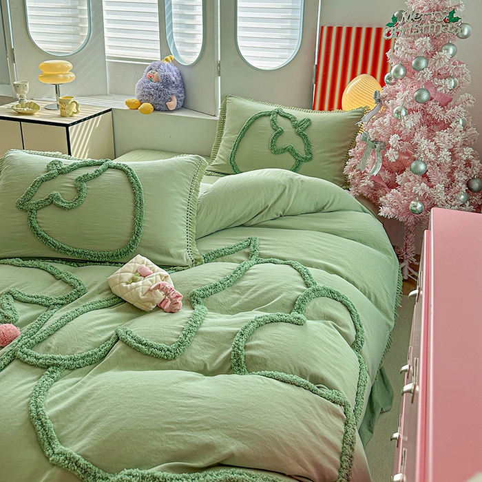 91家纺网 家纺一手货源 找家纺 缘生活 2026新款立体簇绒绣流苏四件套 大爱草莓-抹茶绿