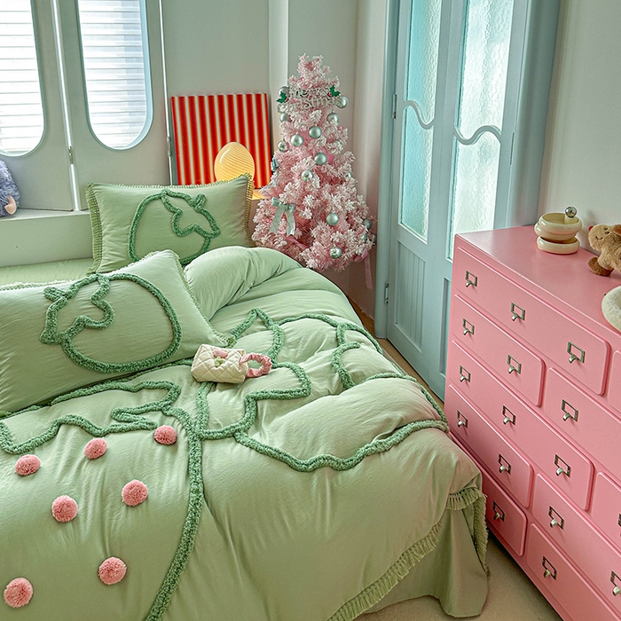 91家纺网 家纺一手货源 找家纺 缘生活 2026新款立体簇绒绣流苏四件套 大爱草莓-抹茶绿