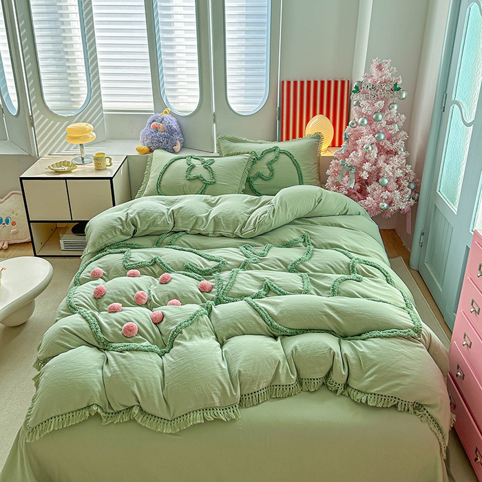 91家纺网 家纺一手货源 找家纺 缘生活 2026新款立体簇绒绣流苏四件套 大爱草莓-抹茶绿