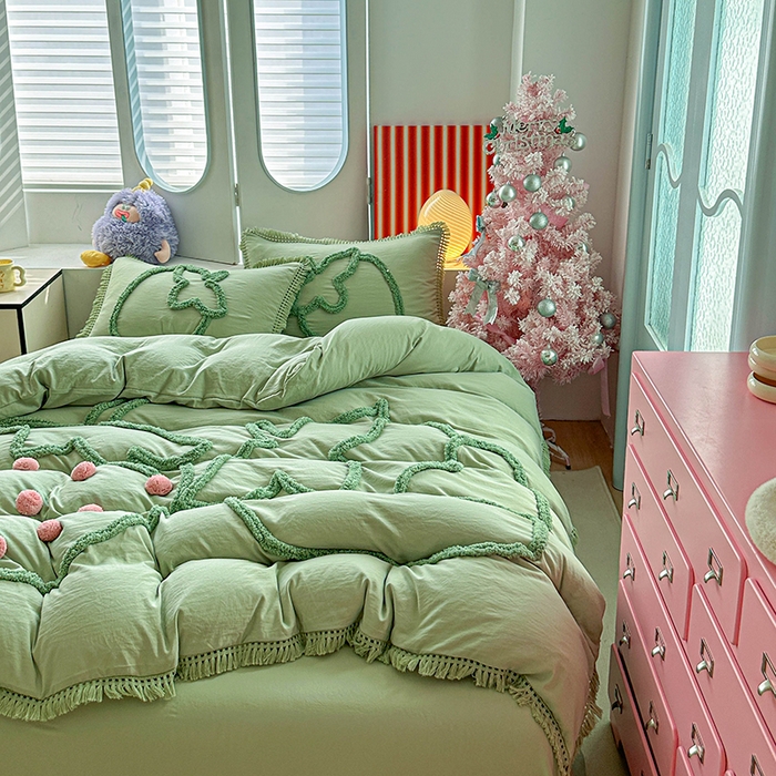 91家纺网 家纺一手货源 找家纺 缘生活 2026新款立体簇绒绣流苏四件套 大爱草莓-抹茶绿