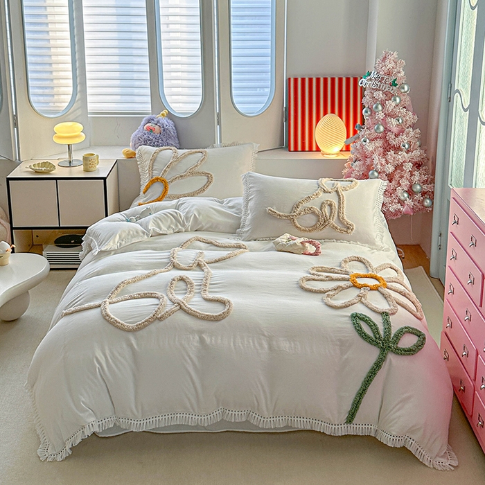 91家纺网 家纺一手货源 找家纺 缘生活 2026新款立体簇绒绣流苏四件套 大爱花小狗-本白