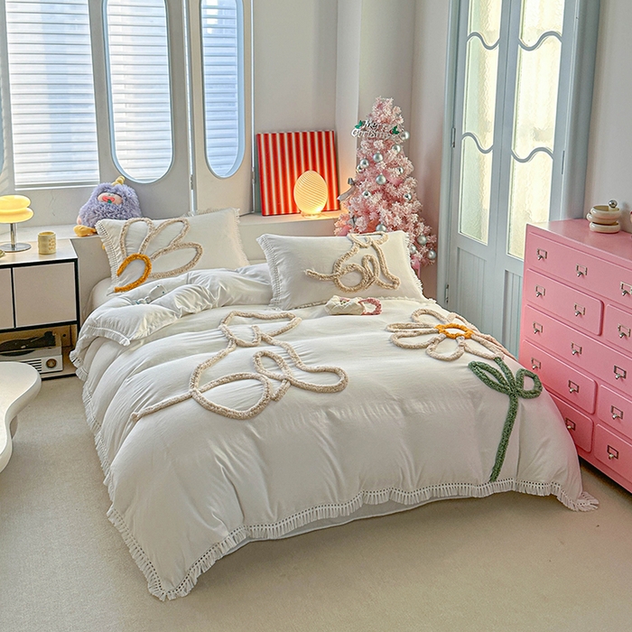 91家纺网 家纺一手货源 找家纺 缘生活 2026新款立体簇绒绣流苏四件套 大爱花小狗-本白