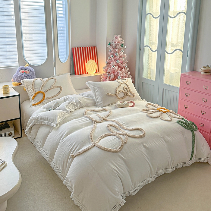 91家纺网 家纺一手货源 找家纺 缘生活 2026新款立体簇绒绣流苏四件套 大爱花小狗-本白