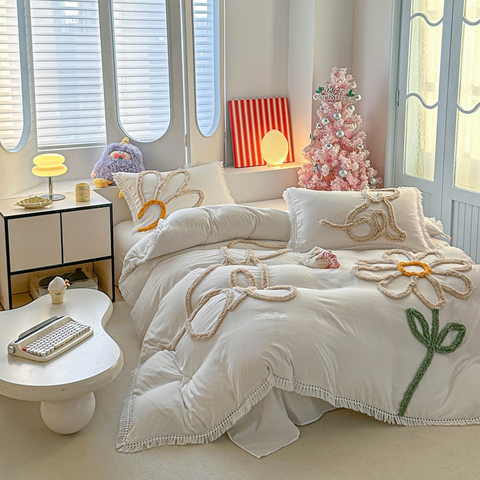 91家纺网 家纺一手货源 找家纺 缘生活 2026新款立体簇绒绣流苏四件套 大爱花小狗-本白