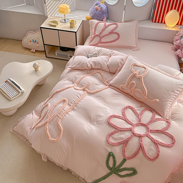 91家纺网 家纺一手货源 找家纺 缘生活 2026新款立体簇绒绣流苏四件套 大爱花小狗-粉色