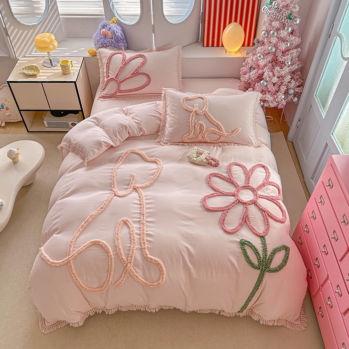 91家纺网 家纺一手货源 找家纺 缘生活 2026新款立体簇绒绣流苏四件套 大爱花小狗-粉色