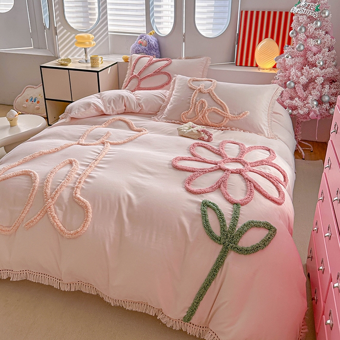 91家纺网 家纺一手货源 找家纺 缘生活 2026新款立体簇绒绣流苏四件套 大爱花小狗-粉色