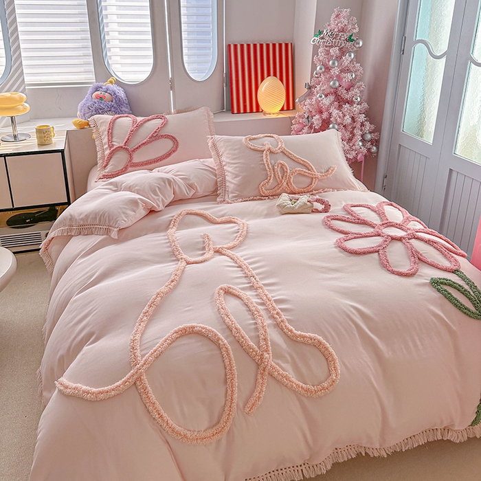 91家纺网 家纺一手货源 找家纺 缘生活 2026新款立体簇绒绣流苏四件套 大爱花小狗-粉色