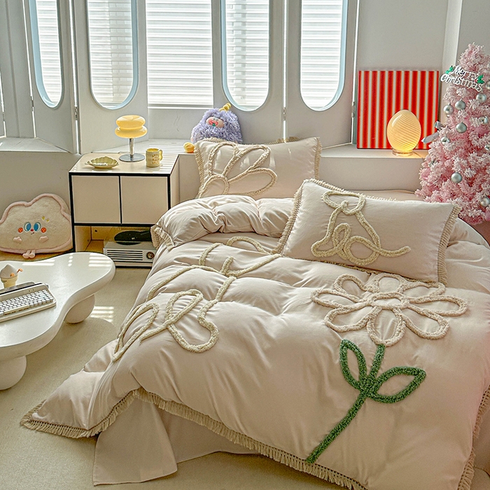 91家纺网 家纺一手货源 找家纺 缘生活 2026新款立体簇绒绣流苏四件套 大爱花小狗-卡其