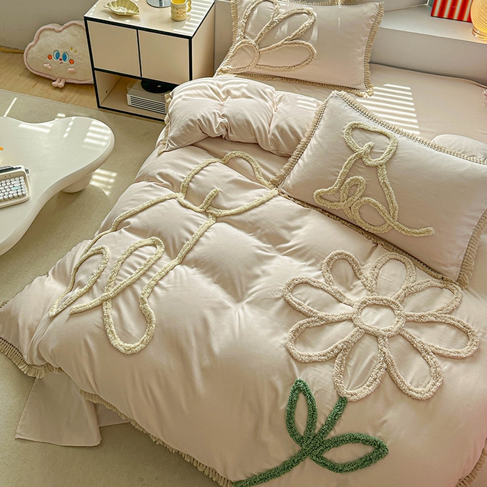 91家纺网 家纺一手货源 找家纺 缘生活 2026新款立体簇绒绣流苏四件套 大爱花小狗-卡其