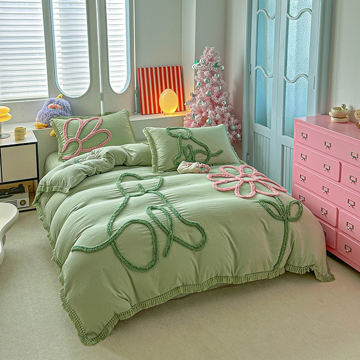 91家纺网 家纺一手货源 找家纺 缘生活 2026新款立体簇绒绣流苏四件套 大爱花小狗-抹茶绿