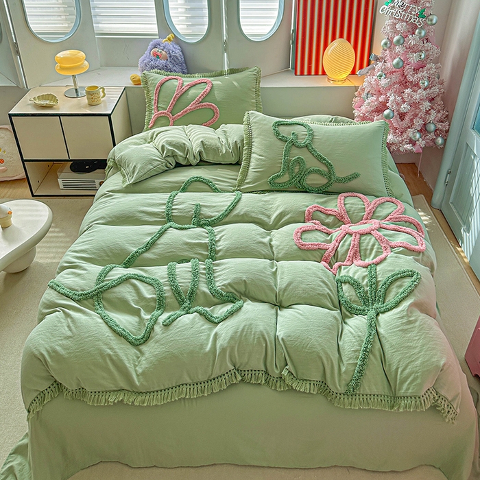 91家纺网 家纺一手货源 找家纺 缘生活 2026新款立体簇绒绣流苏四件套 大爱花小狗-抹茶绿