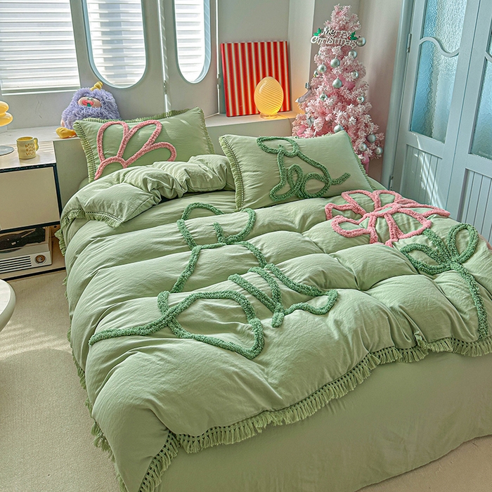 91家纺网 家纺一手货源 找家纺 缘生活 2026新款立体簇绒绣流苏四件套 大爱花小狗-抹茶绿