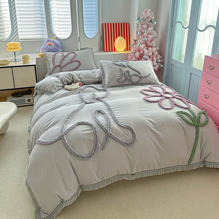 91家纺网 家纺一手货源 找家纺 缘生活 2026新款立体簇绒绣流苏四件套 大爱花小狗-浅灰