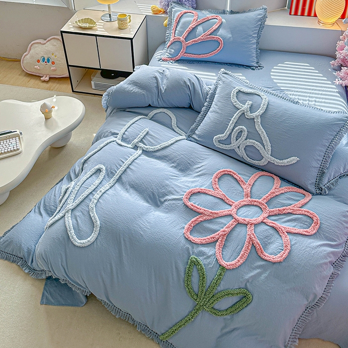 91家纺网 家纺一手货源 找家纺 缘生活 2026新款立体簇绒绣流苏四件套 大爱花小狗-浅蓝