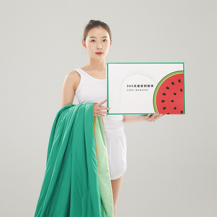 91家纺网 家纺一手货源 找家纺 爱彼家纺 2026新款A类氨纶凉感丝西瓜大豆空调被夏被夏凉被（控价最低79.9/89.9/99.9） 瓜瓜被-西瓜绿