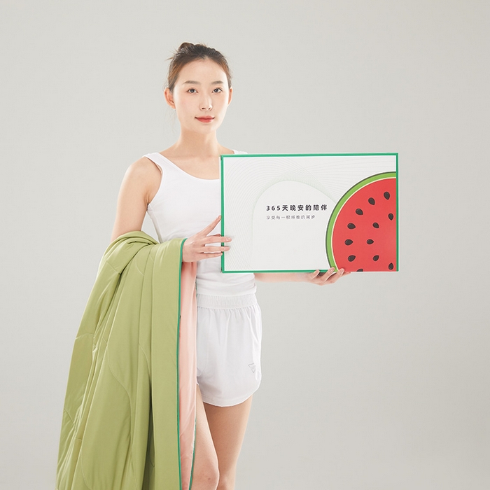 91家纺网 家纺一手货源 找家纺 爱彼家纺 2026新款A类氨纶凉感丝西瓜大豆空调被夏被夏凉被（控价最低79.9/89.9/99.9） 瓜瓜被-蜜瓜粉