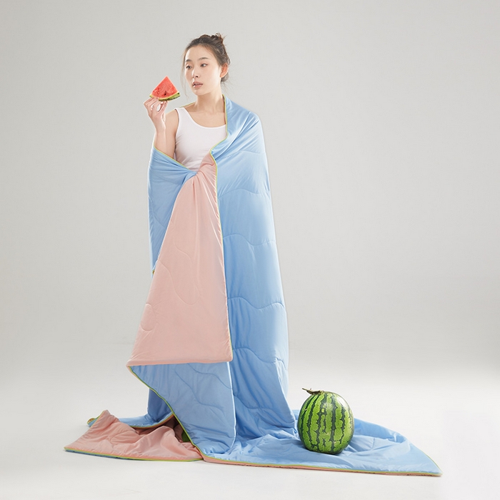 91家纺网 家纺一手货源 找家纺 爱彼家纺 2026新款A类氨纶凉感丝西瓜大豆空调被夏被夏凉被（控价最低79.9/89.9/99.9） 瓜瓜被-西瓜粉