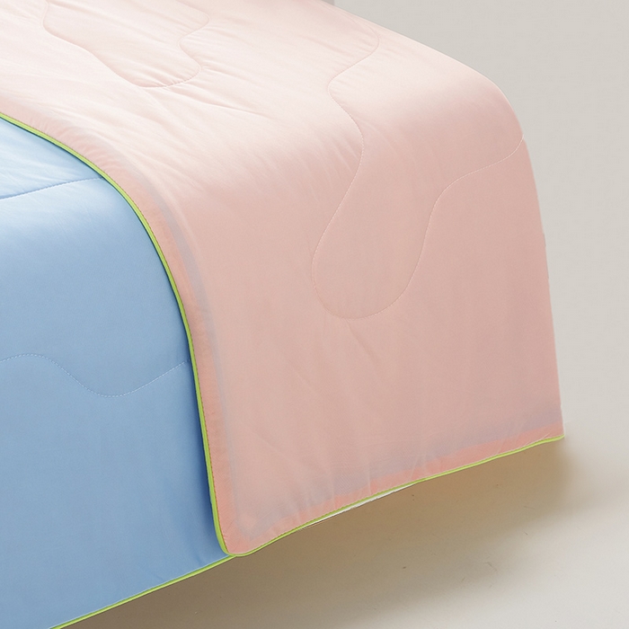 91家纺网 家纺一手货源 找家纺 爱彼家纺 2026新款A类氨纶凉感丝西瓜大豆空调被夏被夏凉被（控价最低79.9/89.9/99.9） 瓜瓜被-西瓜粉