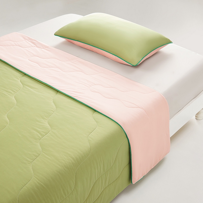 91家纺网 家纺一手货源 找家纺 爱彼家纺 2026新款A类氨纶凉感丝西瓜大豆空调被夏被夏凉被（控价最低79.9/89.9/99.9） 瓜瓜被-蜜瓜粉