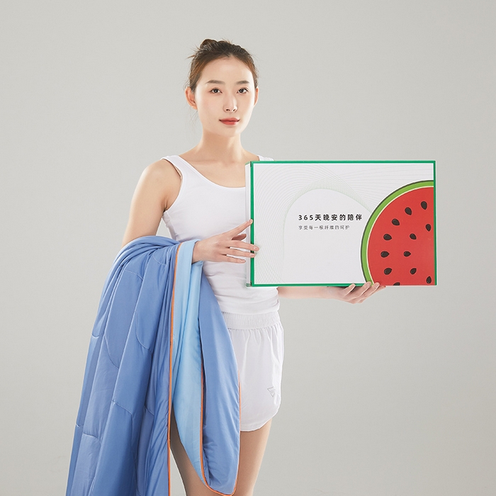 91家纺网 家纺一手货源 找家纺 爱彼家纺 2026新款A类氨纶凉感丝西瓜大豆空调被夏被夏凉被（控价最低79.9/89.9/99.9） 瓜瓜被-天空蓝