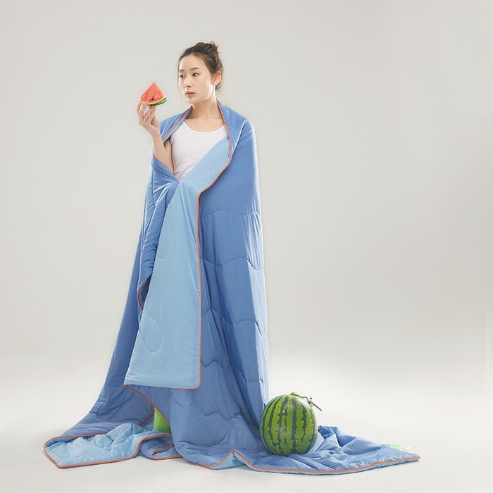 91家纺网 家纺一手货源 找家纺 爱彼家纺 2026新款A类氨纶凉感丝西瓜大豆空调被夏被夏凉被（控价最低79.9/89.9/99.9） 瓜瓜被-天空蓝