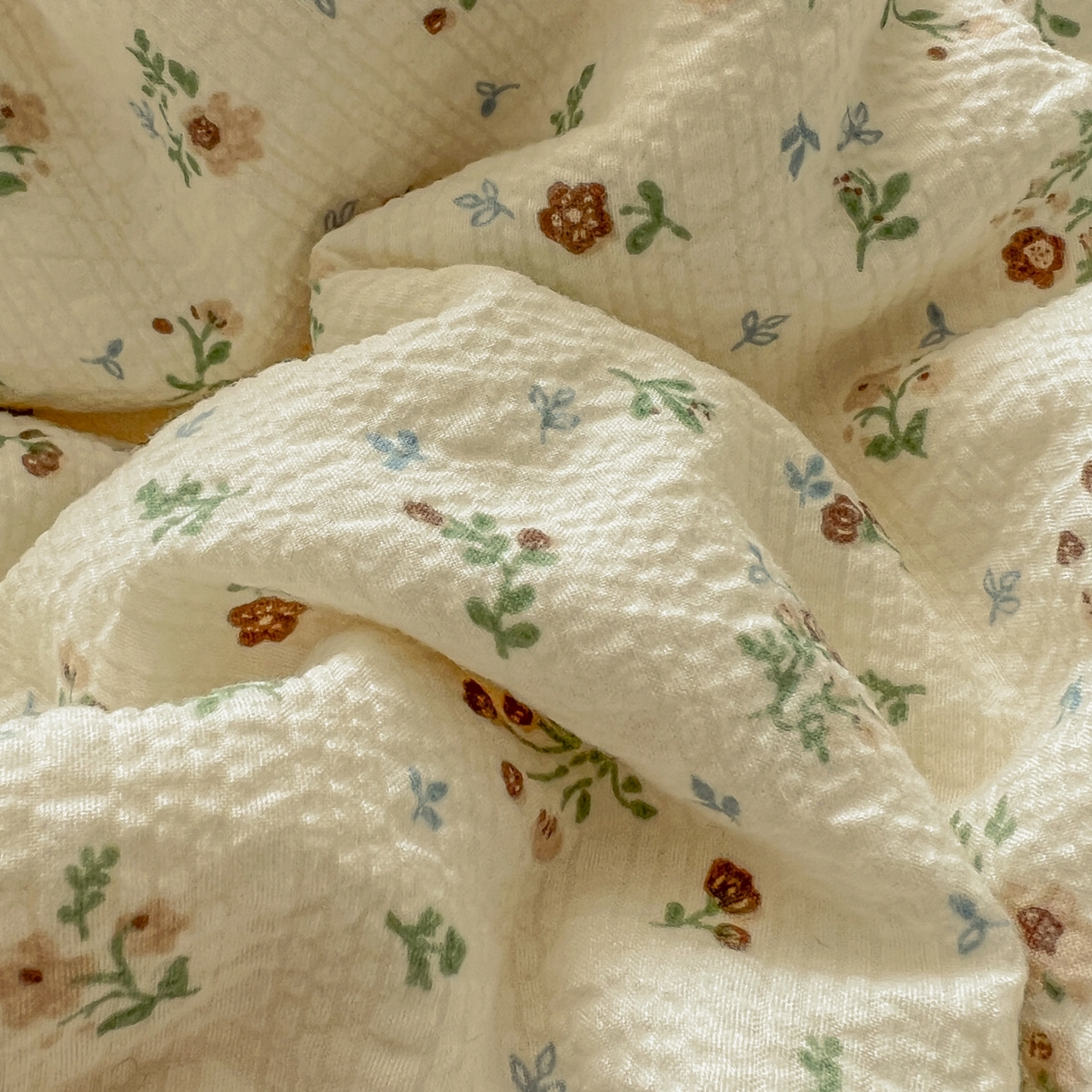 91家纺网 家纺一手货源 找家纺 童颜 2026新款泡芙纱小碎花四件套 春日小马