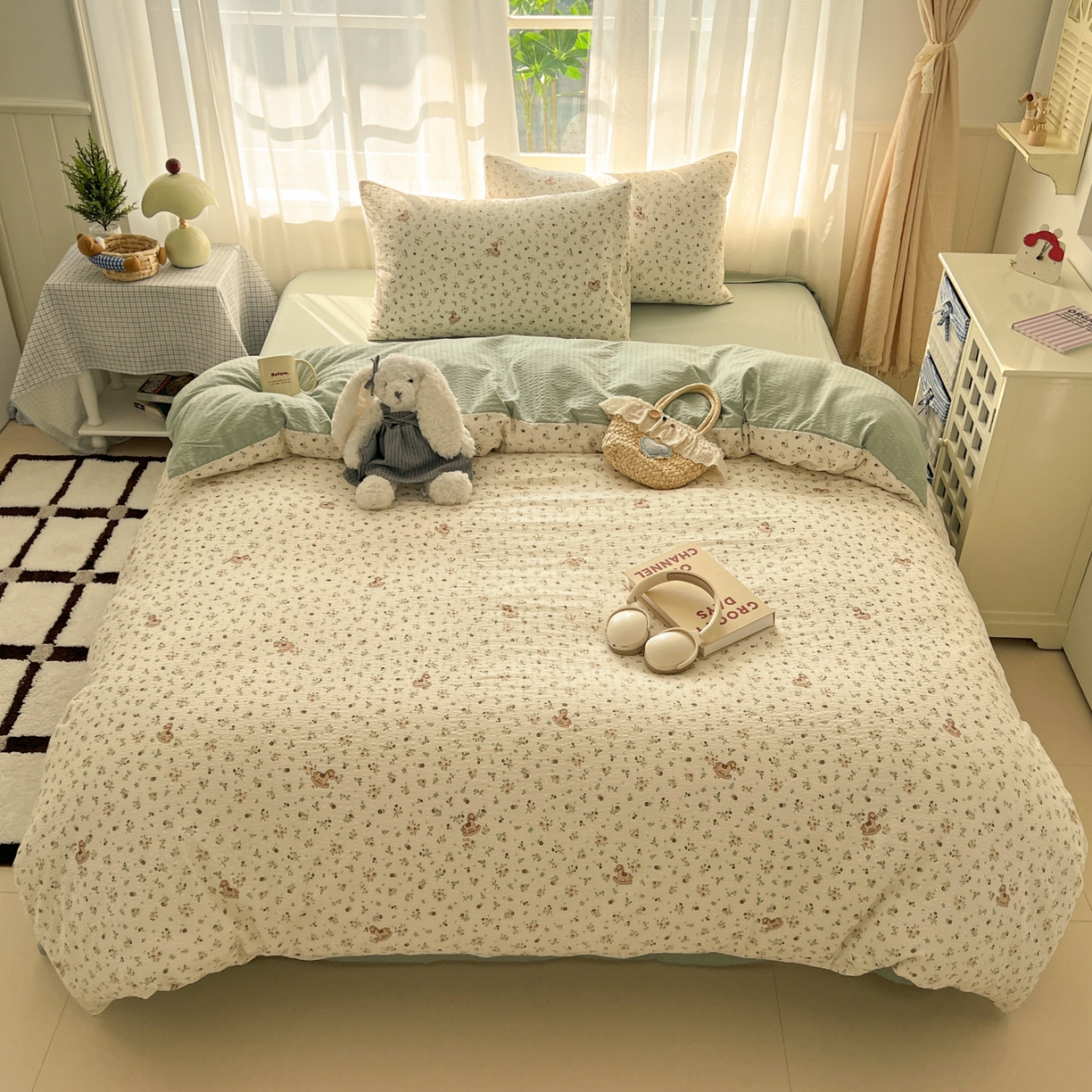 91家纺网 家纺一手货源 找家纺 童颜 2026新款泡芙纱小碎花四件套 春日小马