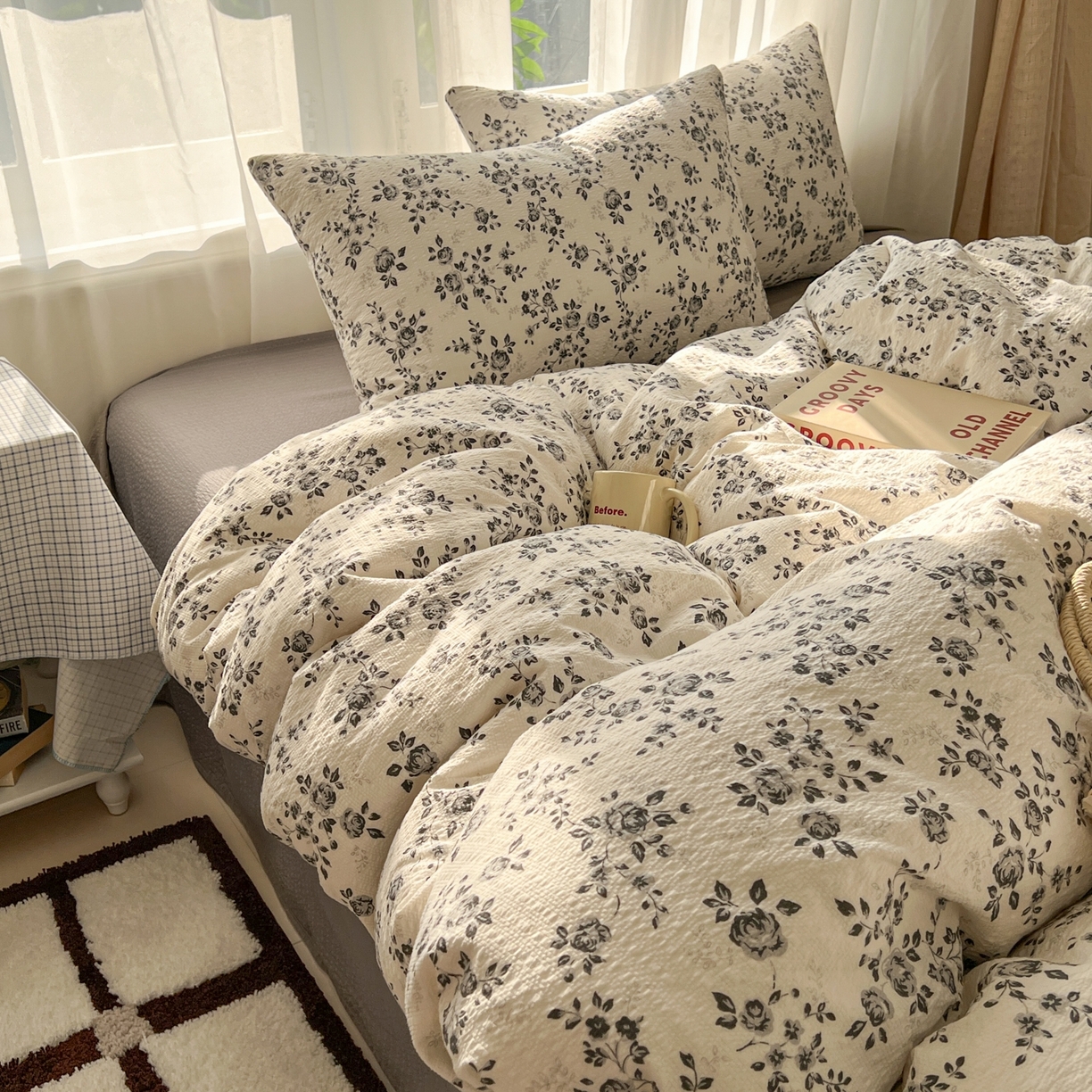 91家纺网 家纺一手货源 找家纺 童颜 2026新款泡芙纱小碎花四件套 墨染芳华