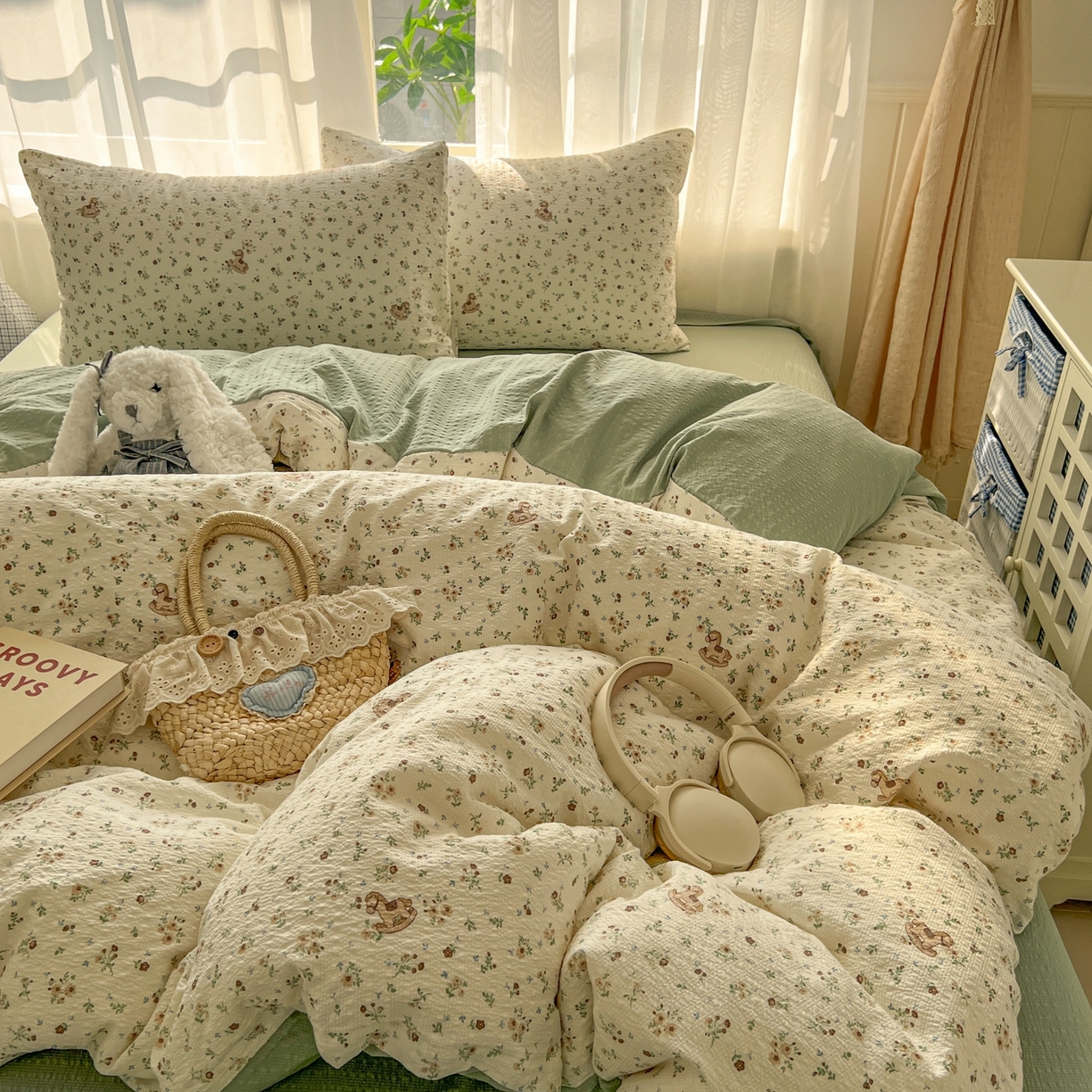 91家纺网 家纺一手货源 找家纺 童颜 2026新款泡芙纱小碎花四件套 春日小马