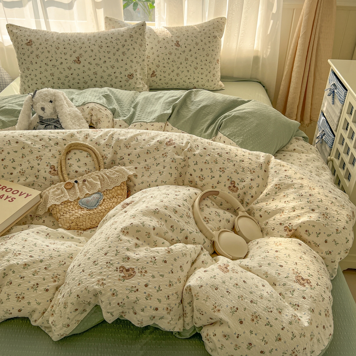 91家纺网 家纺一手货源 找家纺 童颜 2026新款泡芙纱小碎花四件套 春日小马