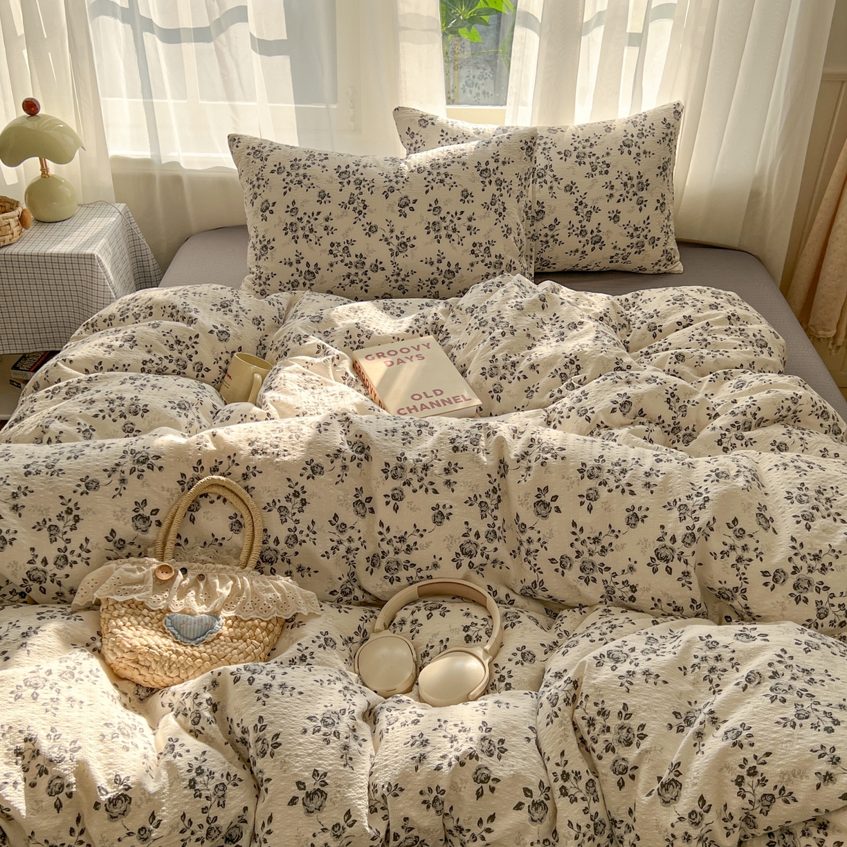 91家纺网 家纺一手货源 找家纺 童颜 2026新款泡芙纱小碎花四件套 墨染芳华